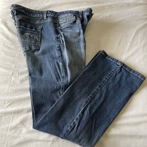 Cute boot cut mid rise jean